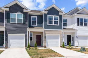 2 Luray Townhomes Near Caverns Sleeps 14 Guests